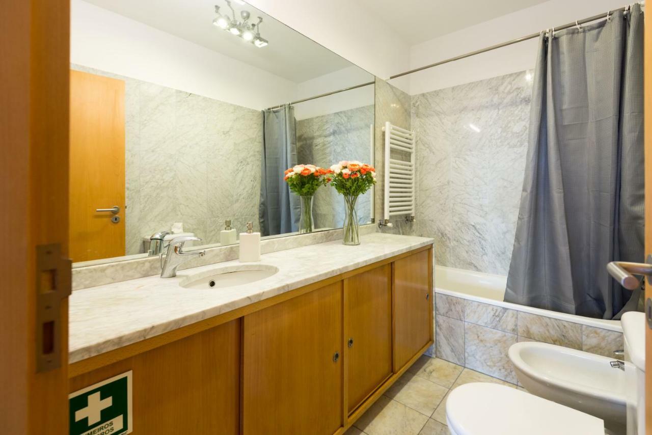 By The Sea Apartment With Large Private Terrace Matosinhos  Extérieur photo